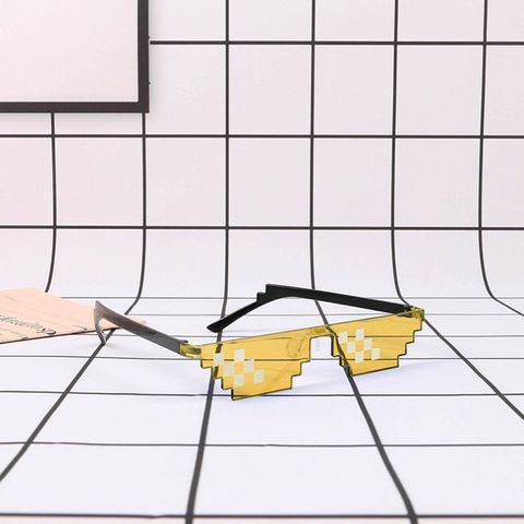 Kính Mát Thug Life Phong Cách Mosaic Đen UV400 - Kính Râm Cá Tính Cho Nam, Món Quà Hoạt Hình Thú Vị