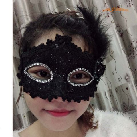Mặt Nạ Nửa Mặt Dạ Hội Sang Trọng - Mặt Nạ Lông Vũ Nhiều Màu Cho Halloween & Tiệc Tùng - Đạo Cụ Cosplay Độc Đáo