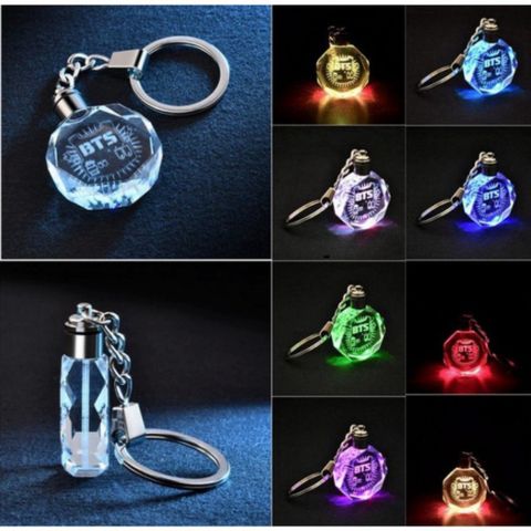 Móc Khóa Phát Sáng Blackpink Thủy Tinh - Móc Khóa Nhóm Nhạc Idol Hàn Quốc LISA JENNIE ROSE JISOO - Quà Tặng Đặc Biệt Cho Fan