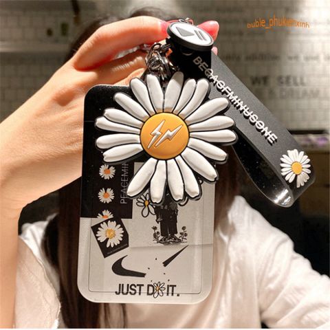 Móc Khóa Hình Giày Đen Dễ Thương Kèm Hoa Cúc - Phụ Kiện Thời Trang Chất Lượng Cao, Dùng Gắn Chìa Khóa