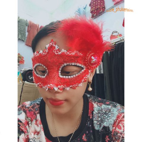 Mặt Nạ Halloween Lông Vũ Đính Đá Màu Đỏ Rực Rỡ - Phụ Kiện Dự Tiệc, Cosplay Đặc Biệt, Đạo Cụ Xinh Xắn