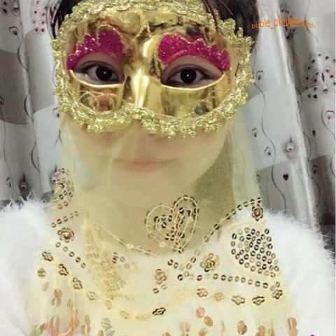 Mặt Nạ Nửa Mặt Cổ Trang Anh Hùng - Đạo Cụ Hóa Trang Halloween Hoàn Hảo Cho Tiệc và Sự Kiện Cosplay