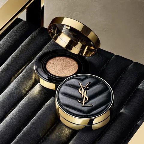 Phấn Nước Yves Saint Laurent YSL Le Cushion Encre De Peau Màu 10 - Kem Trang Điểm Luminous Matte Có Chỉ Số Chống Nắng SPF 23 Chính Hãng