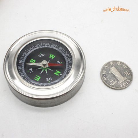 La bàn mini phong thủy đa năng - Chỉ phương hướng, lý tưởng cho phượt thủ và du lịch, chất liệu kim loại bền đẹp, đường kính 75mm.