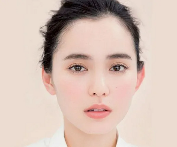 Phấn Nước Cao Cấp Yves Saint Laurent YSL Tone BR20 - Trắng Tự Nhiên 12g Chính Hãng, Phấn Trang Điểm Mịn Màng, Làn Da Rạng Rỡ, SPF Bảo Vệ