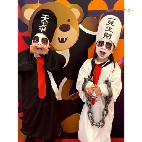 Bộ Trang Phục Hóa Trang Halloween Kinh Dị Hắc Bạch Vô Thường Dành Cho Nam Nữ - Chiếc Áo, Nón, và Phụ Kiện Halloween Thú Vị
