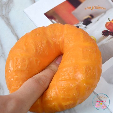 Đồ Chơi Squishy Hình Bánh Dứa Màu Vàng - Giải Tỏa Căng Thẳng, Quà Tặng Dễ Thương Cho Trẻ Em và Người Lớn, An Toàn, Chất Liệu Mút Xốp PU