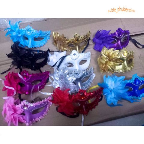 Mặt Nạ Mắt Lông Vũ Trắng Đen Đính Ngọc Trai - Phụ Kiện Hóa Trang Halloween Sang Trọng và Ấn Tượng