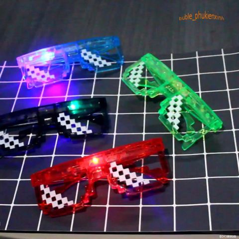 Kính Thuglife 6 Chấm MINECRAFT Đèn LED Nhiều Màu - Phụ Kiện Thời Trang Độc Đáo, Phát Sáng Cá Tính Cho Giới Trẻ