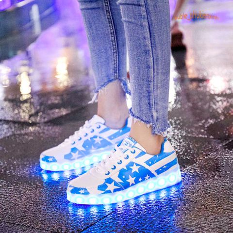 Giày Phát Sáng Đèn LED Thể Thao Hàn Quốc - 8 Chế Độ Đổi Màu Cho Nam Nữ, Thời Trang Xuân Hè Rực Rỡ