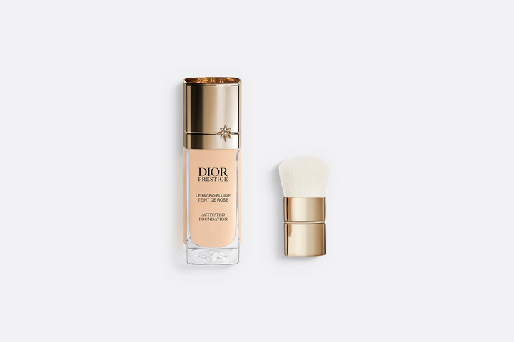 Set Kem Nền + Cọ Trang Điểm Dior Prestige Le Micro-Fluide Teint De Rose Tone 1N - Hạng Sang, Lớp Nền Tự Nhiên, Tôn Vinh Vẻ Đẹp Da