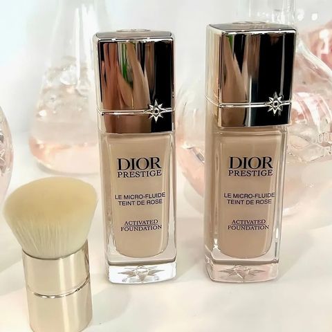 Bộ Kem Nền Dior Prestige Le Micro-Fluide Teint De Rose Tone 1N + Cọ Trang Điểm Chính Hãng - Lớp Nền Hoàn Hảo, Giữ Màu Lâu Trôi