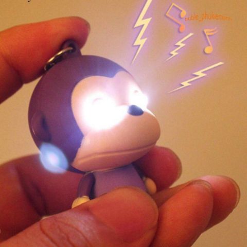 Móc Khóa Hình Khỉ Dễ Thương Có Đèn LED Phát Sáng và Âm Nhạc - Phụ Kiện Thời Trang Độc Đáo, Món Quà Lý Tưởng Cho Bạn Bè