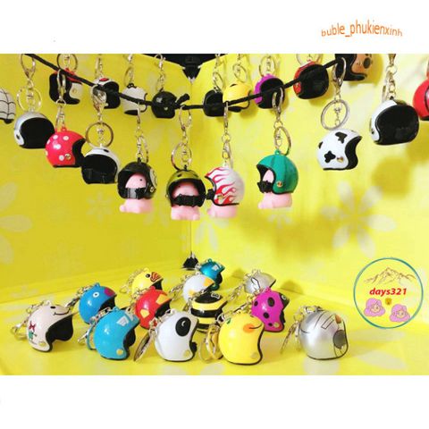 Móc Khóa Dễ Thương Hình Bé Ciu Má Hồng Đội Nón Bảo Hiểm - Phụ Kiện Thời Trang Độc Đáo Cho Balo và Túi Xách
