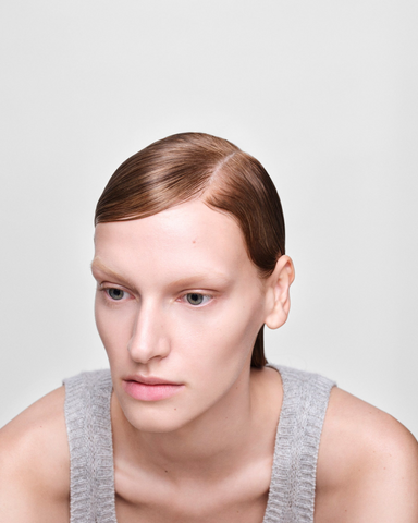 Kem Nền PRADA Reveal Skin Optimizing Foundation #LN10 Light Neutral - Kem Trang Điểm Cao Cấp Chính Hãng, Lớp Nền Hoàn Hảo Rạng Rỡ