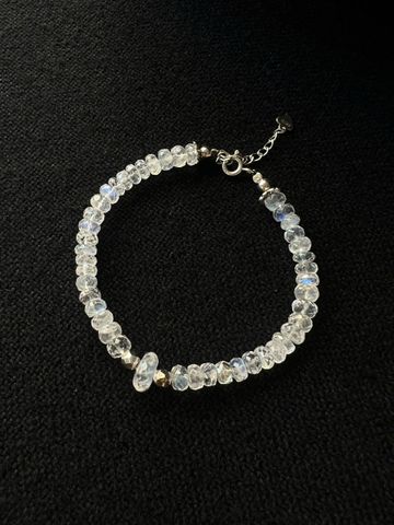 Vòng tay Moonstone đá thật cắt giác chuẩn lửa mạnh - Trang sức cao cấp lấp lánh mang năng lượng tích cực và vẻ đẹp sang trọng