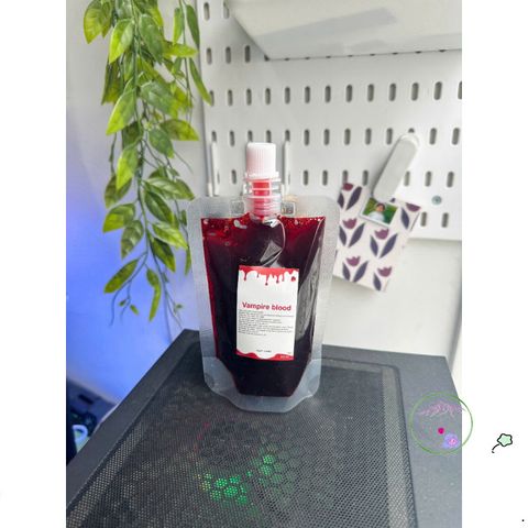Huyết Giả 100ml - Phụ Kiện Hóa Trang Halloween Chất Lượng Cao Cho Cosplay, Phim Ảnh, và Trang Trí Ngày Halloween
