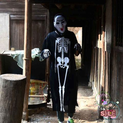 Áo Choàng Ma Quái Kèm Mũ: Xương, Đầu Lâu, Dơi, Ma Cà Rồng - Trang Phục Halloween Thú Vị