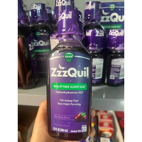 ZzzQUIL WARMING BERRY NIGHTTIME SLEEP AIR (Siro hỗ trợ cho giấc ngủ ngon)