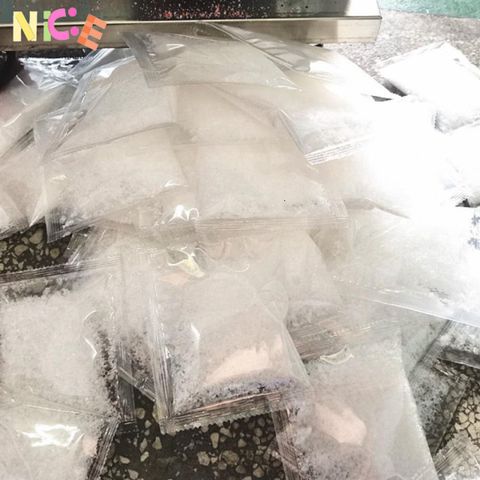 Bông Tuyết Nhân Tạo Iridescent 50g - Trang Trí Giáng Sinh Hoàn Hảo, Hiệu Ứng Tuyết Ma Thuật cho Cây Thông và Tiệc Tùng