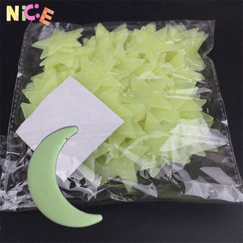 Bộ nhãn dán tường phát sáng 3D - 100 Ngôi sao và 1 Mặt trăng rực rỡ cho không gian lung linh vào ban đêm