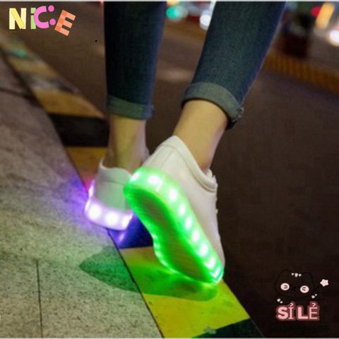 Giày Thể Thao Cổ Cao LED Phát Sáng - 7 Màu Sắc Nổi Bật Dành Cho Nam Nữ, Phong Cách Năng Động, Thoải Mái Khi Di Chuyển