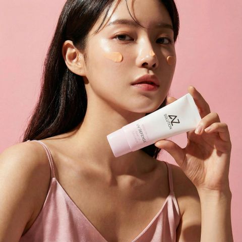 Kem Chống Nắng Nâng Tone AZ Solution UV Defense SPF 50+ PA++++ - Giúp Da Sáng Mịn, Chống Nắng Hiệu Quả Cho Da Nhạy Cảm