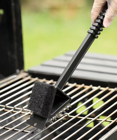 Bàn Chải Vệ Sinh BBQ 3 Trong 1 Cán Dài - Dụng Cụ Làm Sạch Hiệu Quả Cho Lò Nướng, Vỉ Nướng Và Thiết Bị Nấu ăn Ngoài Trời