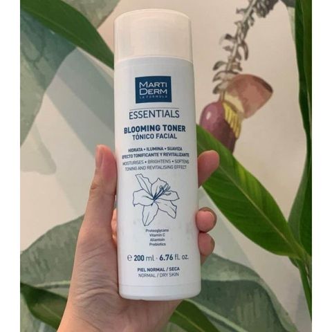Nước Cân Bằng Dưỡng Ẩm MartiDerm Essentials Blooming Toner 200ml - Toner Nước Hoa Hồng Cân Bằng Độ Ẩm Da, Phù Hợp Mọi Loại Da