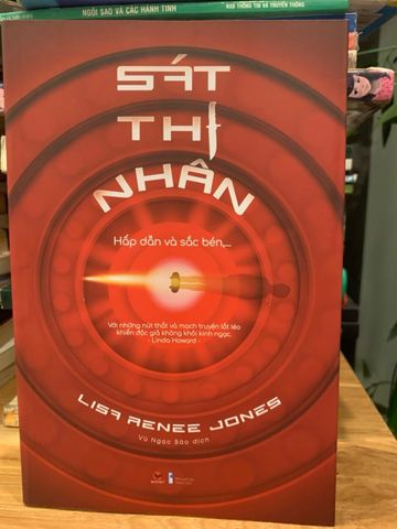 Sát Thi Nhân - Tiểu Thuyết Trinh Thám Lãng Mạn Của Lisa Renee Jones Về Nghệ Thuật Và Tội Ác - Cuộc Săn Lùng Kẻ Sát Nhân Bí Ẩn