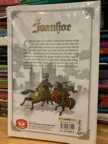 Ivanhoe - Tiểu thuyết Lịch sử Kinh điển của Sir Walter Scott về Hiệp sĩ Saxon và Cuộc xung đột giữa Saxon và Norman