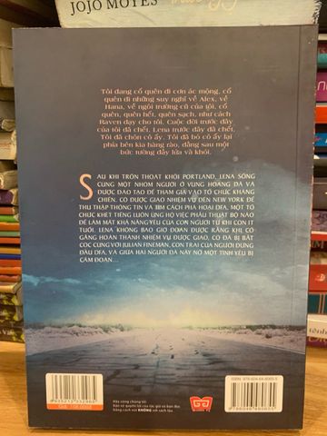 Hỗn Mang - Lauren Oliver - Tiểu Thuyết Dystopian Hành Động và Tình Yêu, Cuộc Chiến Chống Chế Độ Độc Tài Trong Thế Giới Khắc Nghiệt