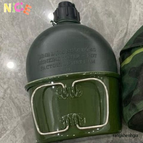 Bộ Bình Nước Ngoài Trời 1L Nhựa Bền + Ca Nhôm & Túi Vải Dù Độc Đáo - Đồ Dùng Du Lịch Tiện Lợi Cho Phiêu Lưu