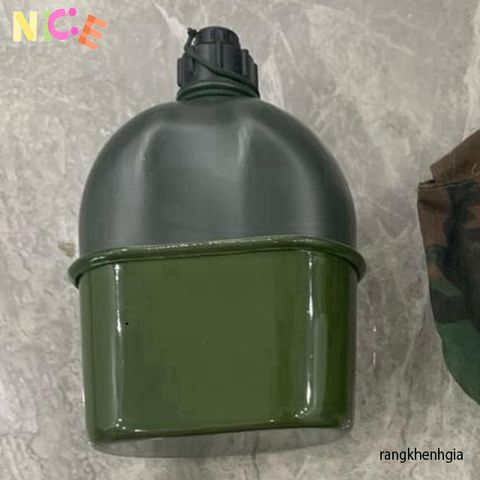 Bộ Bình Nước Ngoài Trời 1L Nhựa Bền + Ca Nhôm & Túi Vải Dù Độc Đáo - Đồ Dùng Du Lịch Tiện Lợi Cho Phiêu Lưu