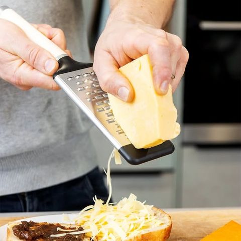 Dụng cụ bào KitchenAid KAG320OHACE màu kem - Lưỡi thép không gỉ bền, thiết kế tay cầm chắc chắn, hoàn hảo cho bếp hiện đại