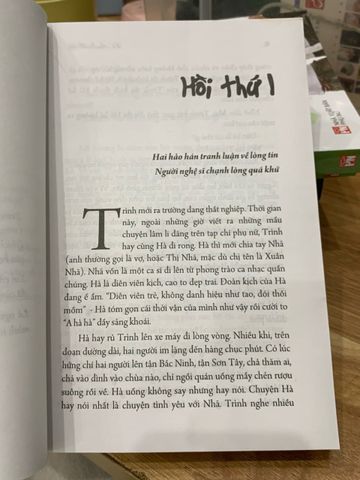@Tình - Lê Anh Hoài: Khám Phá Tình Yêu Trong Thế Giới Số - Tác Phẩm Đương Đại Về Các Mối Quan Hệ Thời Hiện Đại