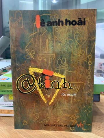 @Tình - Lê Anh Hoài: Khám Phá Tình Yêu Trong Thế Giới Số - Tác Phẩm Đương Đại Về Các Mối Quan Hệ Thời Hiện Đại