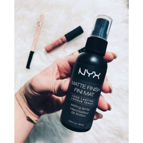 Xịt Khóa Nền NYX Dewy & Matte Finish Setting Spray 60ml - Giữ Lớp Trang Điểm Bền Đẹp, Độ Ẩm Tự Nhiên, Chính Hãng