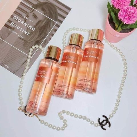 Xịt Thơm Toàn Thân Victoria's Secret Amber Romance 250ML - Hương Quyến Rũ, Dưỡng Ẩm Da, Sản Phẩm Chính Hãng đẹp và sang trọng