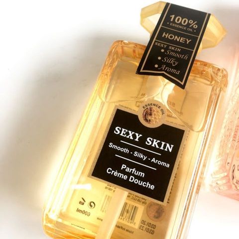 Sữa Tắm Trắng Da Hương Nước Hoa Pháp Sexy Skin Honey 600ml - Dưỡng Ẩm, Làm Sạch, Hương Dịu Dàng Cho Làn Da Tươi Sáng