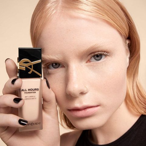 Kem Nền Yves Saint Laurent YSL All Hours Glow Foundation Tone LC1 - Độ Che Phủ Tốt, Làn Da Rạng Rỡ, Chính Hãng Cao Cấp 30ml