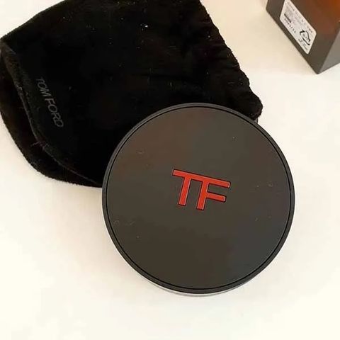 Phấn Nước Tom Ford Cushion TF Limited Tone 0.7 - Che Phủ Hoàn Hảo & Thiết Kế Sang Trọng - Sản Phẩm Cao Cấp Cho Trang Điểm