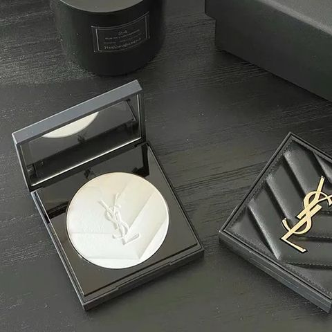 Phấn Phủ Yves Saint Laurent YSL All Hours Hyper Finish Tone 00 Universal - Da Mịn Màng, Lâu Trôi, Chính Hãng, Phù Hợp Mọi Loại Da