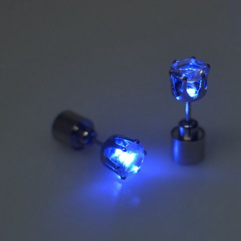 Khuyên Tai Đính Đá LED Phát Sáng Độc Đáo - Bông Tai Thời Trang Phát Sáng Hình Khối Cho Nữ