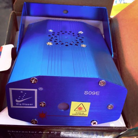 Đèn Laser Mini 6 Trong 1 - Đèn Chiếu Sân Khấu Vũ Trường Trang Trí Karaoke, Tiệc Cưới, Sinh Nhật, Tia Laze Đỏ & Xanh Hấp Dẫn