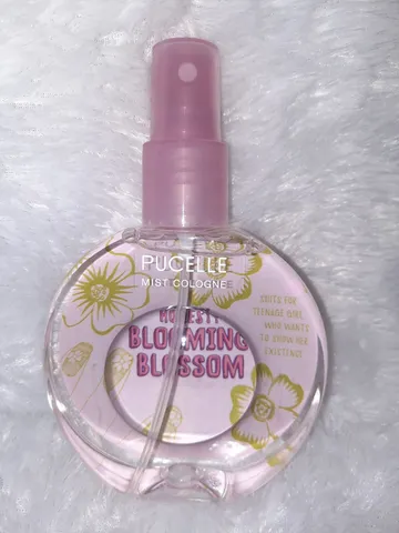 Nước Hoa PUCELLE Mist Cologne Blooming Blossom 150ml - Hương Hoa Trái Cây Tươi Mát, Nữ Tính và Quyến Rũ - Quà Tặng Tuyệt Vời cho Phái Đẹp