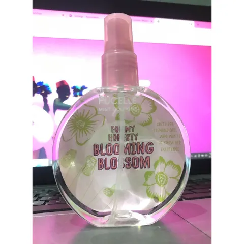 Nước Hoa PUCELLE Mist Cologne Blooming Blossom 150ml - Hương Hoa Trái Cây Tươi Mát, Nữ Tính và Quyến Rũ - Quà Tặng Tuyệt Vời cho Phái Đẹp
