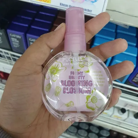 Nước Hoa PUCELLE Mist Cologne Blooming Blossom 150ml - Hương Hoa Trái Cây Tươi Mát, Nữ Tính và Quyến Rũ - Quà Tặng Tuyệt Vời cho Phái Đẹp