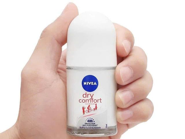 Lăn khử mùi Nivea Dry Comfort Plus 48H 50ml - Giữ cơ thể luôn khô thoáng và thơm mát suốt 2 ngày