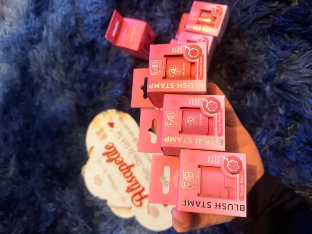 Phấn Má Hồng Dạng Nước FAB Factory Cushion Blush 6,5g - Vegan, Lớp Nền Tự Nhiên, Bảng Màu Xinh Xỉu, Dưỡng Ẩm Da
